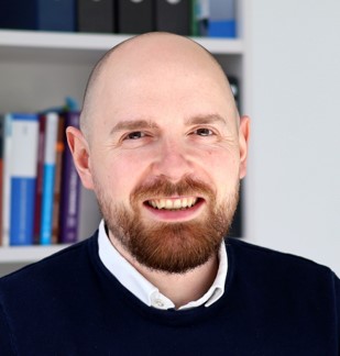 Portrait von Dr. Robert Göstl