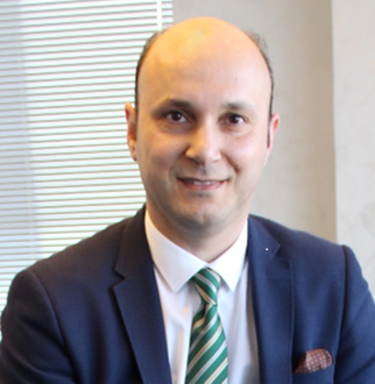 Portrait von Dr. Kazim Acatay